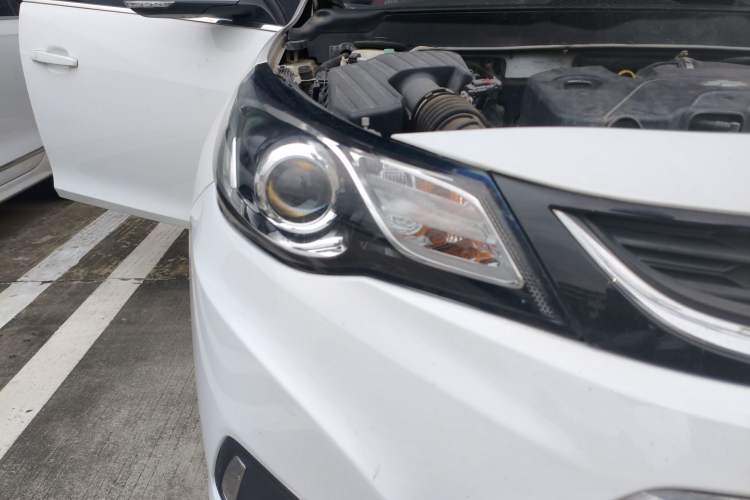 Used Chevrolet Malibu 2013 1.6T Automatic Comfort Edition Right Front Headlight