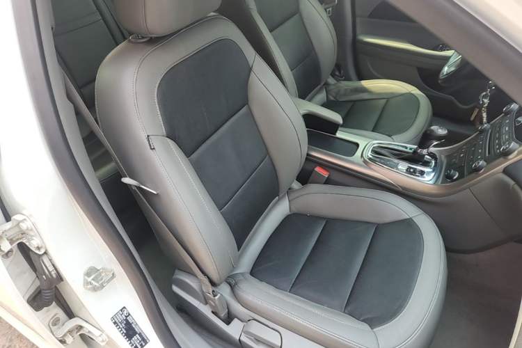 Used Chevrolet Malibu 2013 2.0L Automatic Luxury Edition Right Front Seat