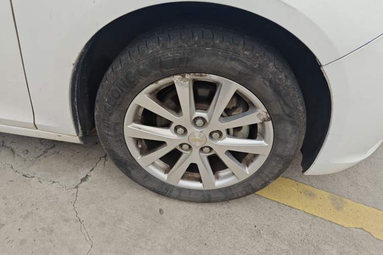 Used Chevrolet Malibu 2013 2.0L Automatic Luxury Edition Right Front Wheel Hub
