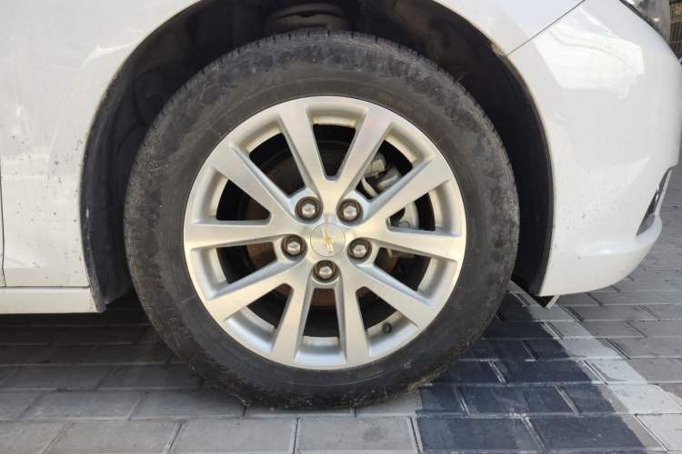 Used Chevrolet Malibu 2013 2.4L Automatic Flagship Edition Right Front Wheel Hub