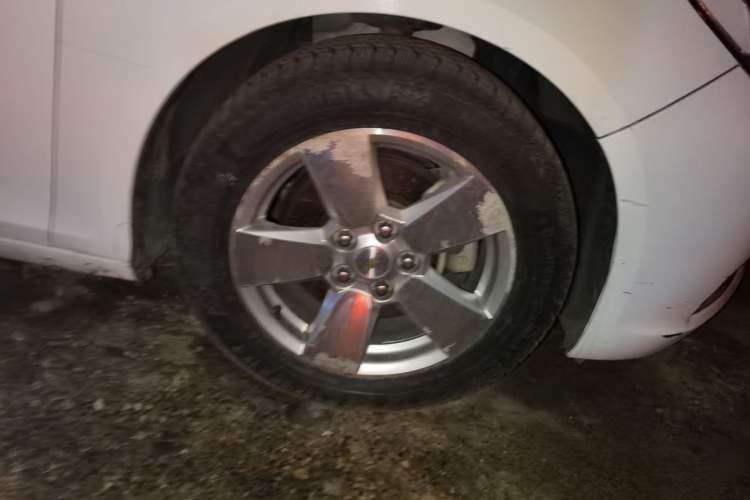 Used Chevrolet Malibu 2013 1.6T Automatic Comfort Edition Right Front Wheel Hub
