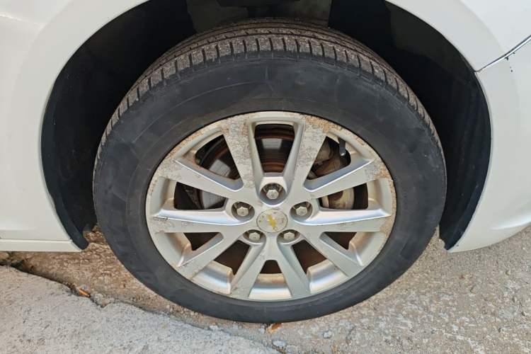 Used Chevrolet Malibu 2013 2.4L Automatic Luxury Edition Right Front Wheel Hub