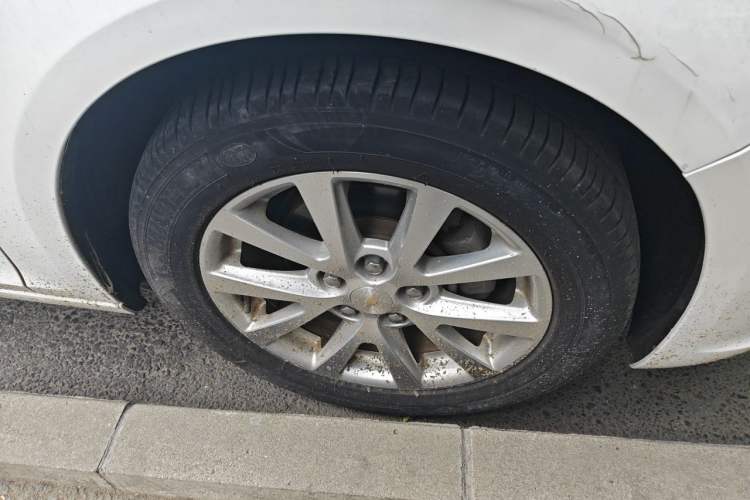 Used Chevrolet Malibu 2013 2.0L Automatic Luxury Edition Right Front Wheel Hub
