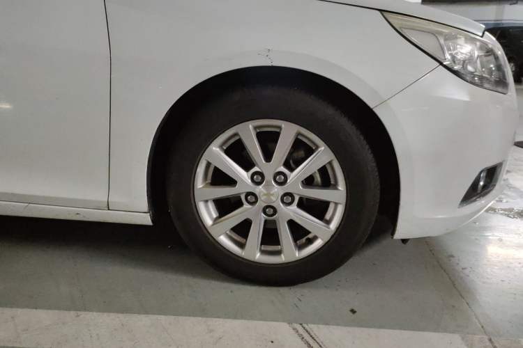 Used Chevrolet Malibu 2013 2.0L Automatic Luxury Edition Right Front Wheel Hub