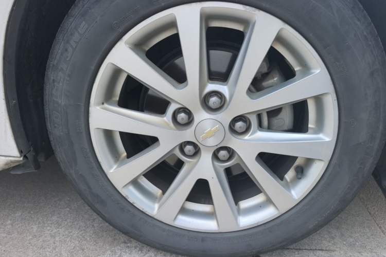 Used Chevrolet Malibu 2013 2.0L Automatic Luxury Edition Right Front Wheel Hub