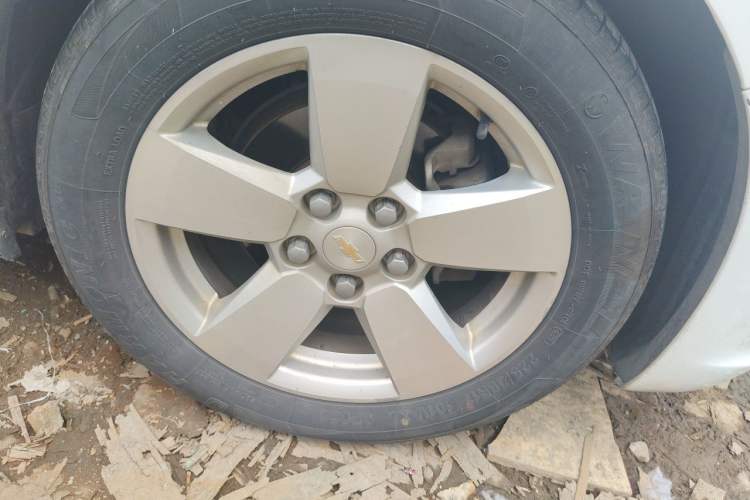 Used Chevrolet Malibu 2013 2.0L Automatic Comfort Edition Right Front Wheel Hub