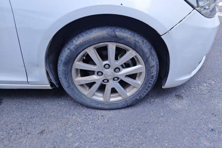 Used Chevrolet Malibu 2013 2.0L Automatic Luxury Edition Right Front Wheel Hub
