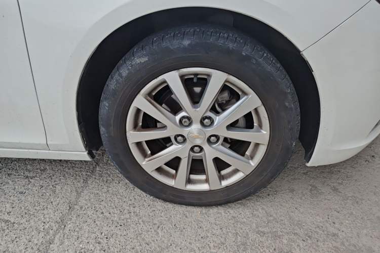 Used Chevrolet Malibu 2013 2.0L Automatic Luxury Edition Right Front Wheel Hub