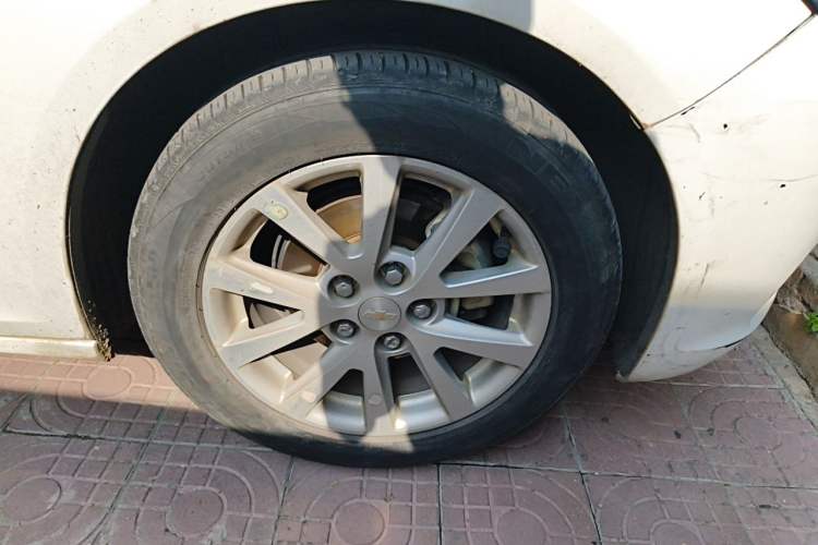 Used Chevrolet Malibu 2013 2.4L Automatic Luxury Edition Right Front Wheel Hub