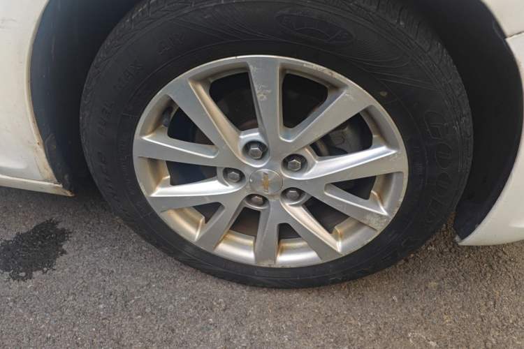 Used Chevrolet Malibu 2013 2.4L Automatic Luxury Edition Right Front Wheel Hub