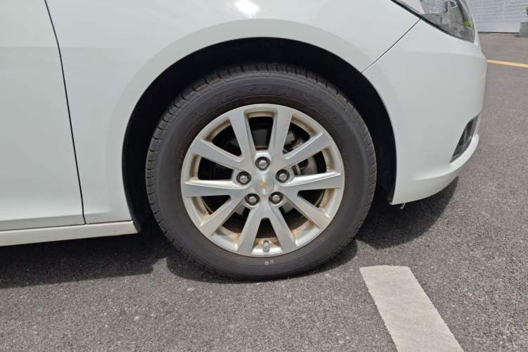 Used Chevrolet Malibu 2013 2.4L Automatic Luxury Edition Right Front Wheel Hub