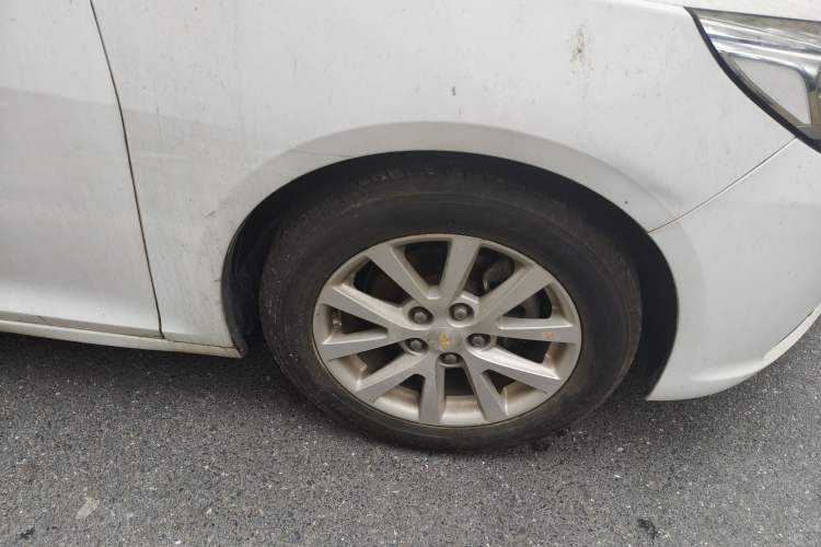 Used Chevrolet Malibu 2013 2.0L Automatic Comfort Edition Right Front Wheel Hub