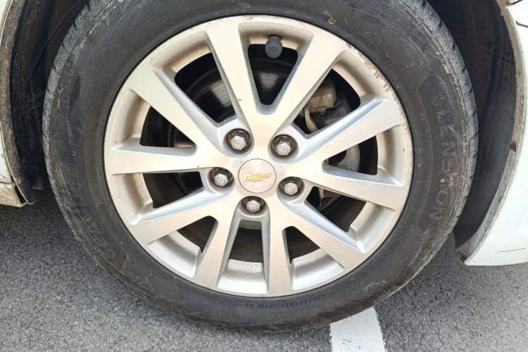 Used Chevrolet Malibu 2013 2.4L Automatic Luxury Edition Right Front Wheel Hub