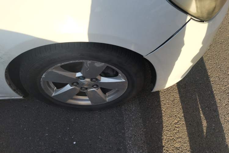 Used Chevrolet Malibu 2013 2.0L Automatic Luxury Edition Right Front Wheel Hub