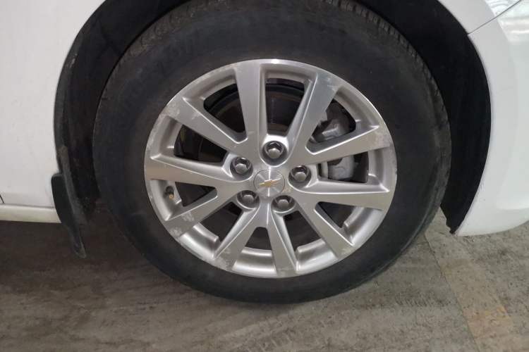 Used Chevrolet Malibu 2013 2.0L Automatic Luxury Edition Right Front Wheel Hub