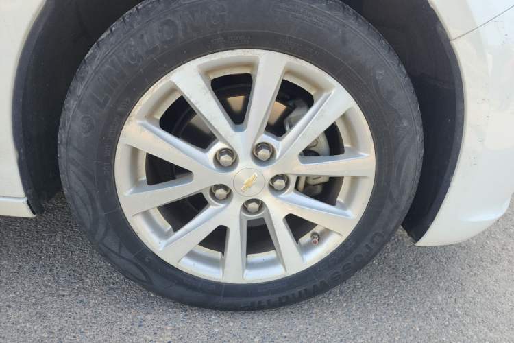 Used Chevrolet Malibu 2013 2.0L Automatic Luxury Edition Right Front Wheel Hub