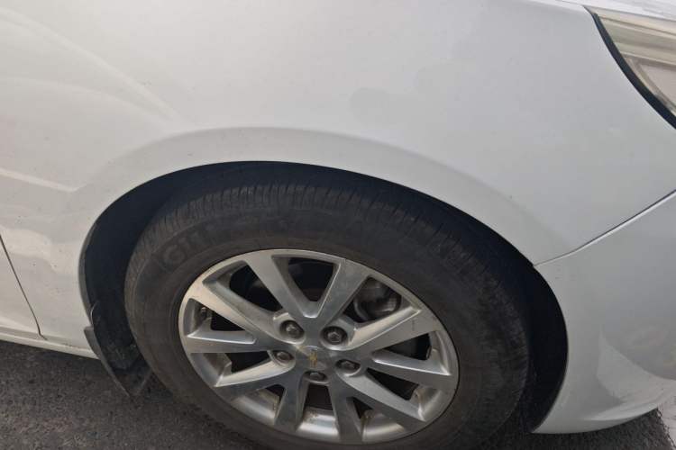 Used Chevrolet Malibu 2013 2.0L Automatic Luxury Edition Right Front Wheel Hub