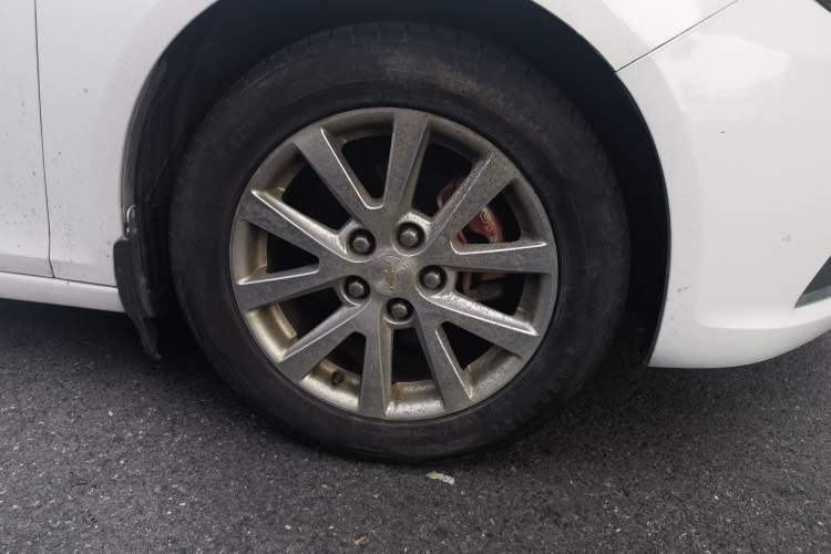 Used Chevrolet Malibu 2013 2.4L Automatic Luxury Edition Right Front Wheel Hub