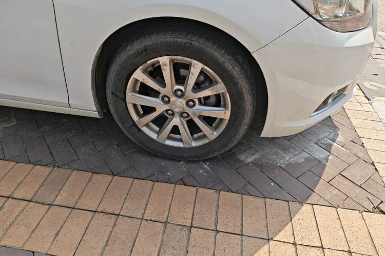 Used Chevrolet Malibu 2013 2.0L Automatic Luxury Edition Right Front Wheel Hub