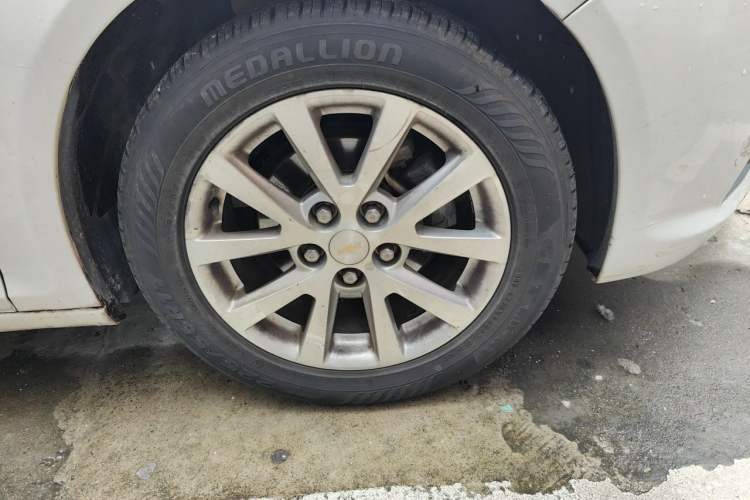 Used Chevrolet Malibu 2013 2.4L Automatic Luxury Edition Right Front Wheel Hub