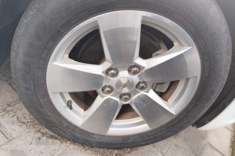 Used Chevrolet Malibu 2013 2.0L Automatic Comfort Edition Right Front Wheel Hub