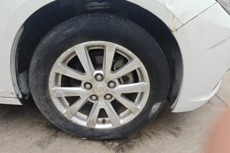Used Chevrolet Malibu 2013 2.4L Automatic Luxury Edition Right Front Wheel Hub
