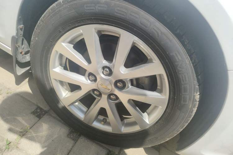 Used Chevrolet Malibu 2013 2.0L Automatic Luxury Edition Right Front Wheel Hub