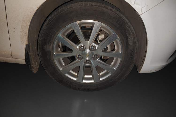 Used Chevrolet Malibu 2013 2.0L Automatic Luxury Edition Right Front Wheel Hub