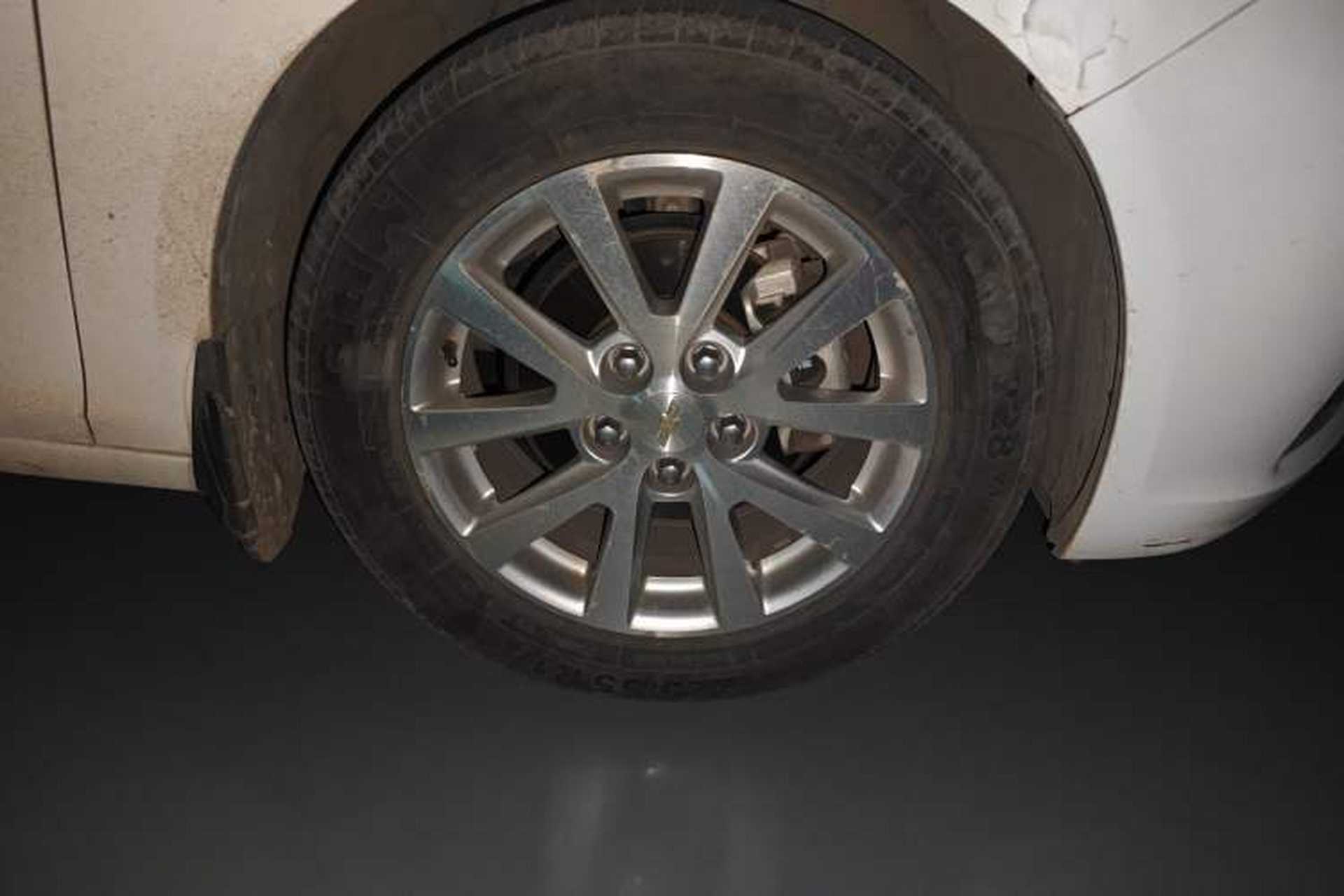 Used Chevrolet Malibu 2013 2.0L Automatic Luxury Edition Right Front Wheel Hub