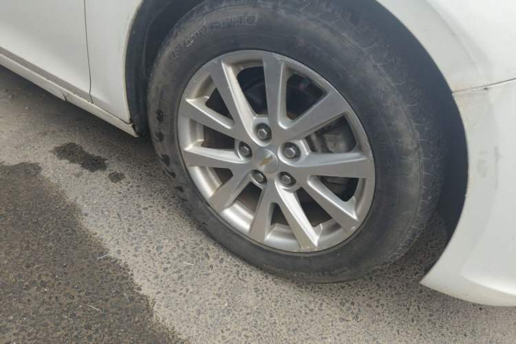 Used Chevrolet Malibu 2013 2.0L Automatic Luxury Edition Right Front Wheel Hub