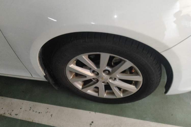 Used Chevrolet Malibu 2013 2.0L Automatic Luxury Edition Right Front Wheel Hub