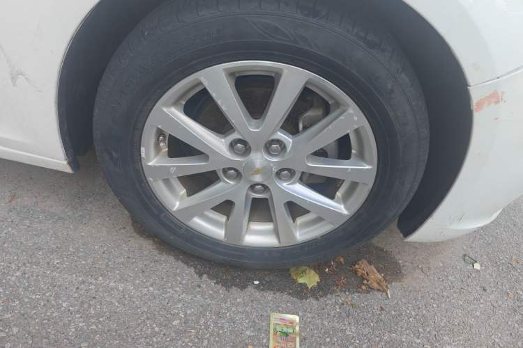 Used Chevrolet Malibu 2013 2.0L Automatic Luxury Edition Right Front Wheel Hub