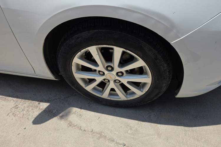 Used Chevrolet Malibu 2013 2.0L Automatic Luxury Edition Right Front Wheel Hub