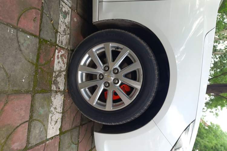 Used Chevrolet Malibu 2013 2.4L Automatic Luxury Edition Right Front Wheel Hub