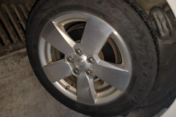 Used Chevrolet Malibu 2013 1.6T Automatic Comfort Edition Right Front Wheel Hub