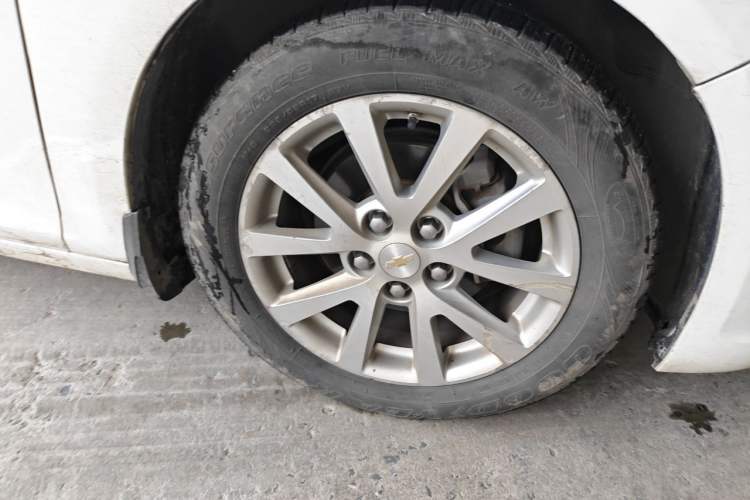 Used Chevrolet Malibu 2013 2.0L Automatic Luxury Edition Right Front Wheel Hub