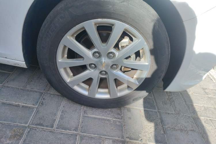 Used Chevrolet Malibu 2013 2.4L Automatic Luxury Edition Right Front Wheel Hub