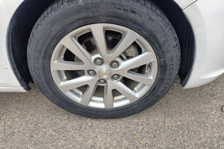 Used Chevrolet Malibu 2013 2.4L Automatic Luxury Edition Right Front Wheel Hub