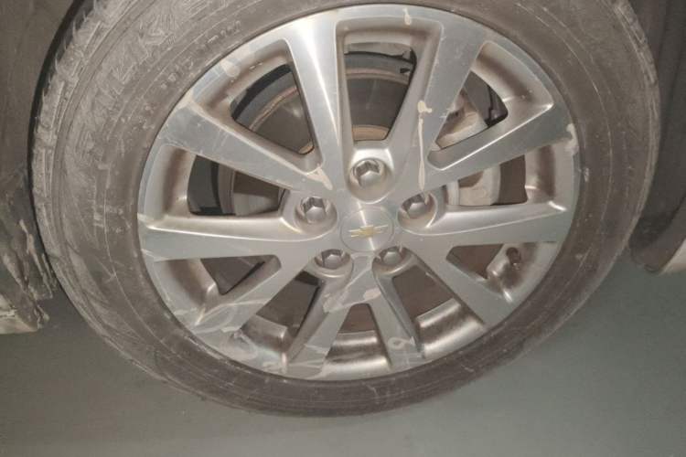Used Chevrolet Malibu 2013 2.4L Automatic Luxury Edition Right Front Wheel Hub