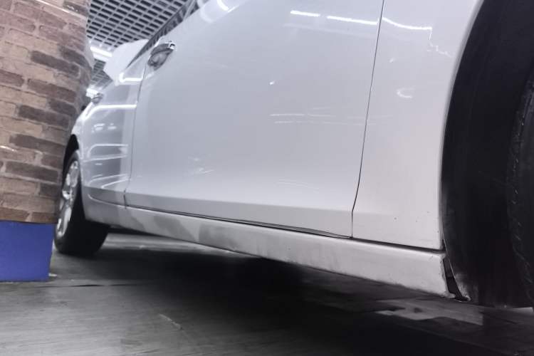 Used Chevrolet Malibu 2013 2.0L Automatic Luxury Edition Right Side Sill