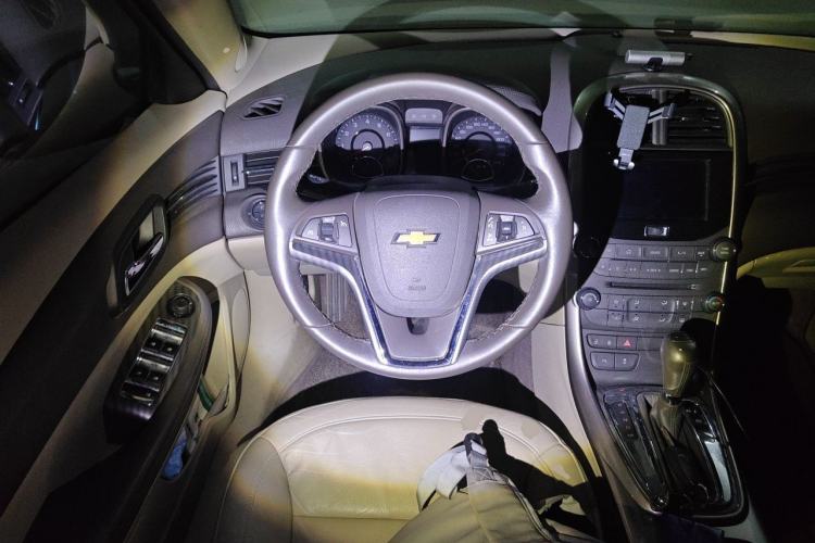 Used Chevrolet Malibu 2013 2.0L Automatic Luxury Edition Steering Wheel