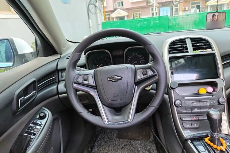 Used Chevrolet Malibu 2013 2.4L Automatic Luxury Edition Steering Wheel