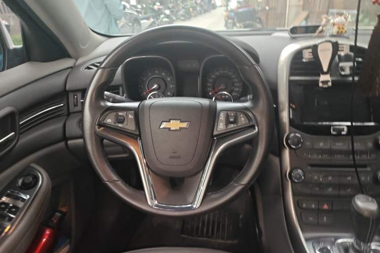 Used Chevrolet Malibu 2013 2.0L Automatic Luxury Edition Steering Wheel