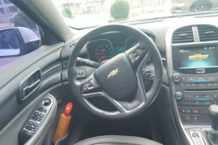 Used Chevrolet Malibu 2013 2.4L Automatic Luxury Edition Steering Wheel