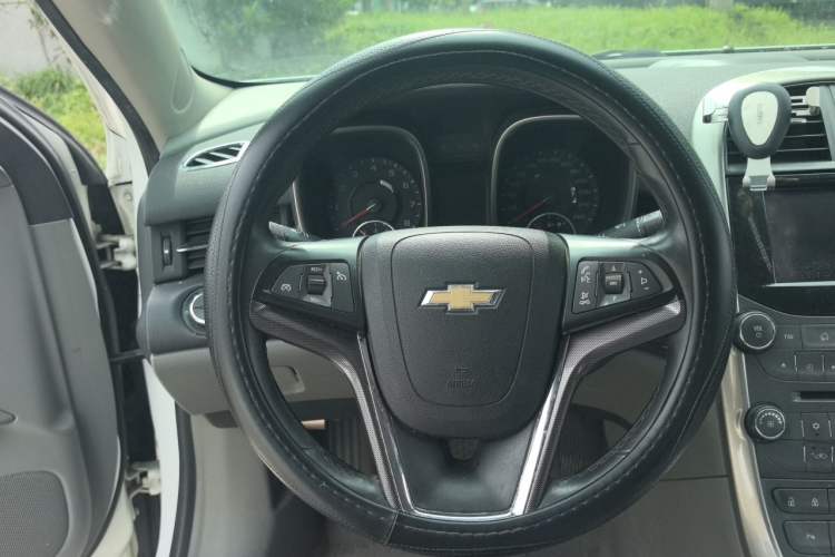 Used Chevrolet Malibu 2013 2.0L Automatic Luxury Edition Steering Wheel