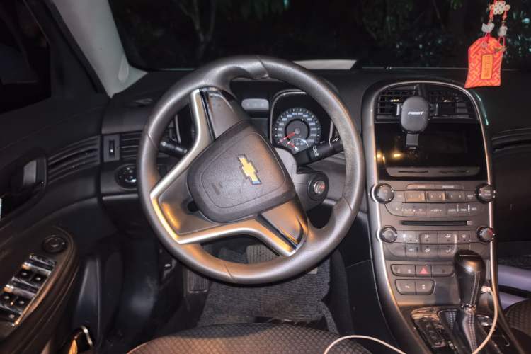 Used Chevrolet Malibu 2013 1.6T Automatic Comfort Edition Steering Wheel