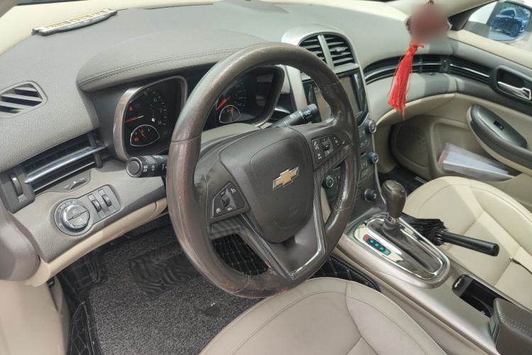 Used Chevrolet Malibu 2013 2.4L Automatic Luxury Edition Steering Wheel