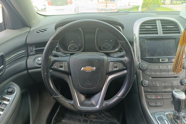 Used Chevrolet Malibu 2013 2.4L Automatic Luxury Edition Steering Wheel