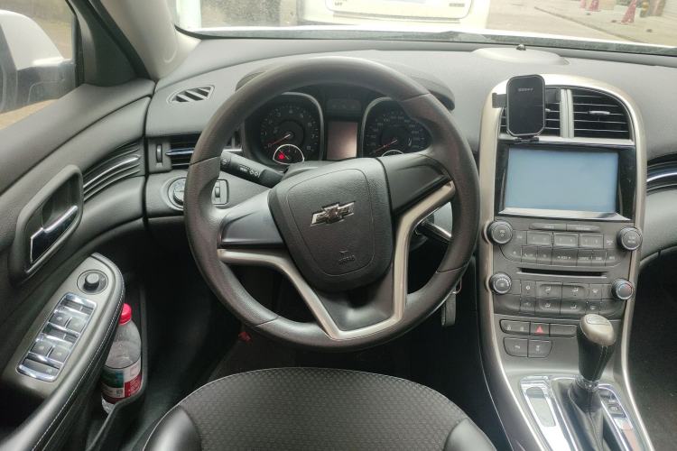 Used Chevrolet Malibu 2013 1.6T Automatic Comfort Edition Steering Wheel