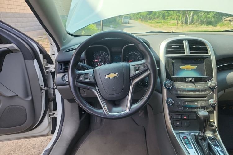 Used Chevrolet Malibu 2013 2.0L Automatic Luxury Edition Steering Wheel
